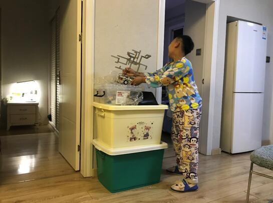 二三线中产妈妈：这块屏让北京教育资源触手可及